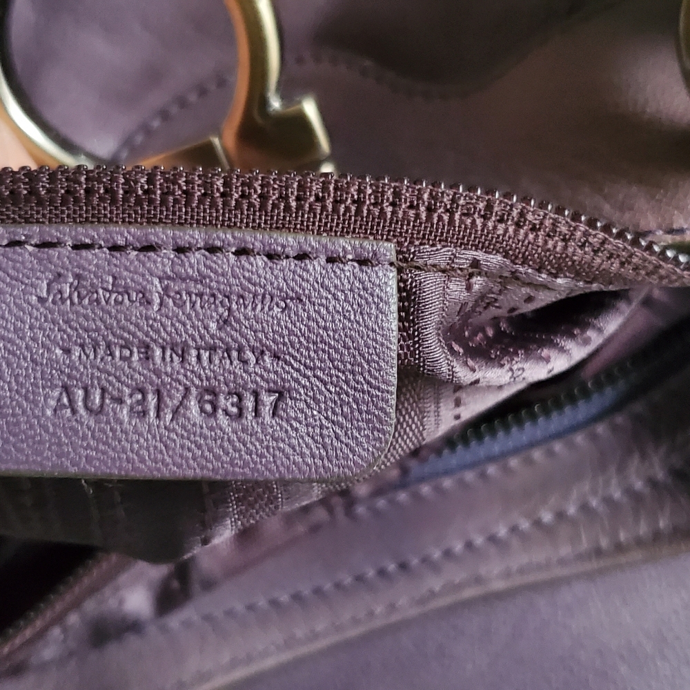 EUC Salvatore Ferragamo purse - Picture 5 of 14